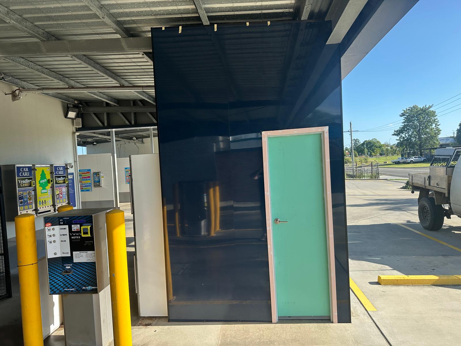 CharliesCarWash-DogWash-Laundromat (6)